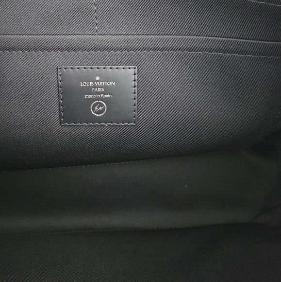 Louis Vuitton Monogram Eclipse Apollo GM Messenger Bag - Picture 12 of 15
